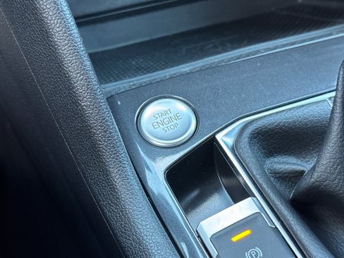 Used 2023 Volkswagen Tiguan SE R-Line image 23