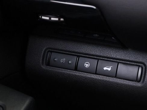 Certified 2025 Nissan Pathfinder SV AWD/4WD image 22