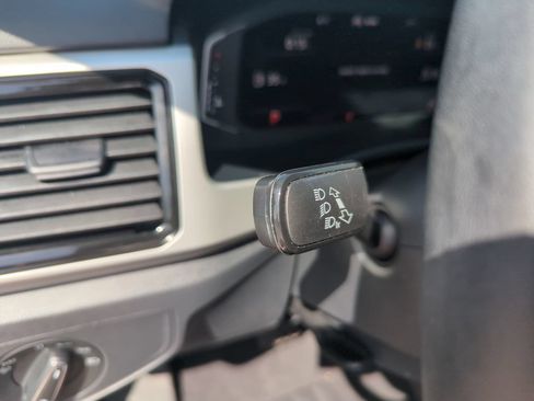 Used 2023 Volkswagen Atlas SE w/ Panoramic Sunroof Package FWD image 21