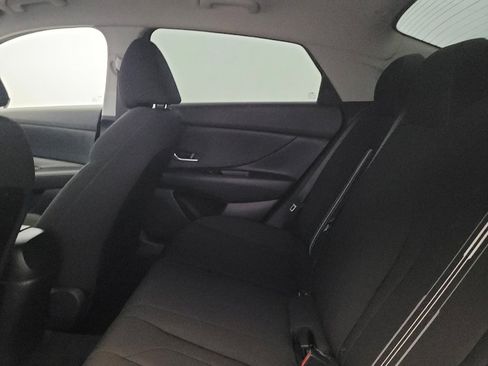 Used 2022 Hyundai Elantra SEL image 18