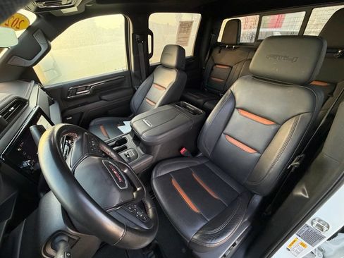 Used 2024 GMC Sierra 2500 AT4 w/ AT4 Premium Plus Package AWD/4WD image 10