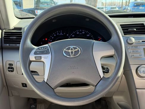 Used 2010 Toyota Camry image 18
