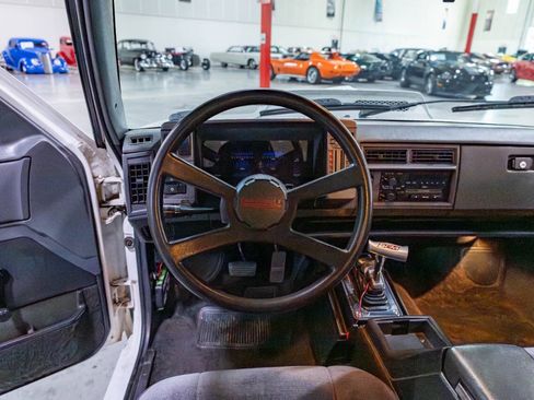 Used 1993 Chevrolet S10 Pickup 2WD Extended Cab image 11
