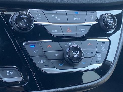 New 2026 Chrysler Voyager LX image 22