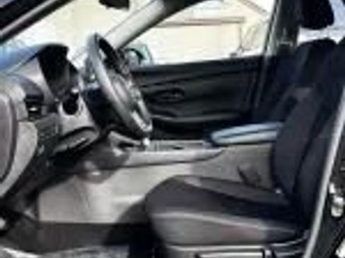 Used 2025 Nissan Sentra S FWD image 9