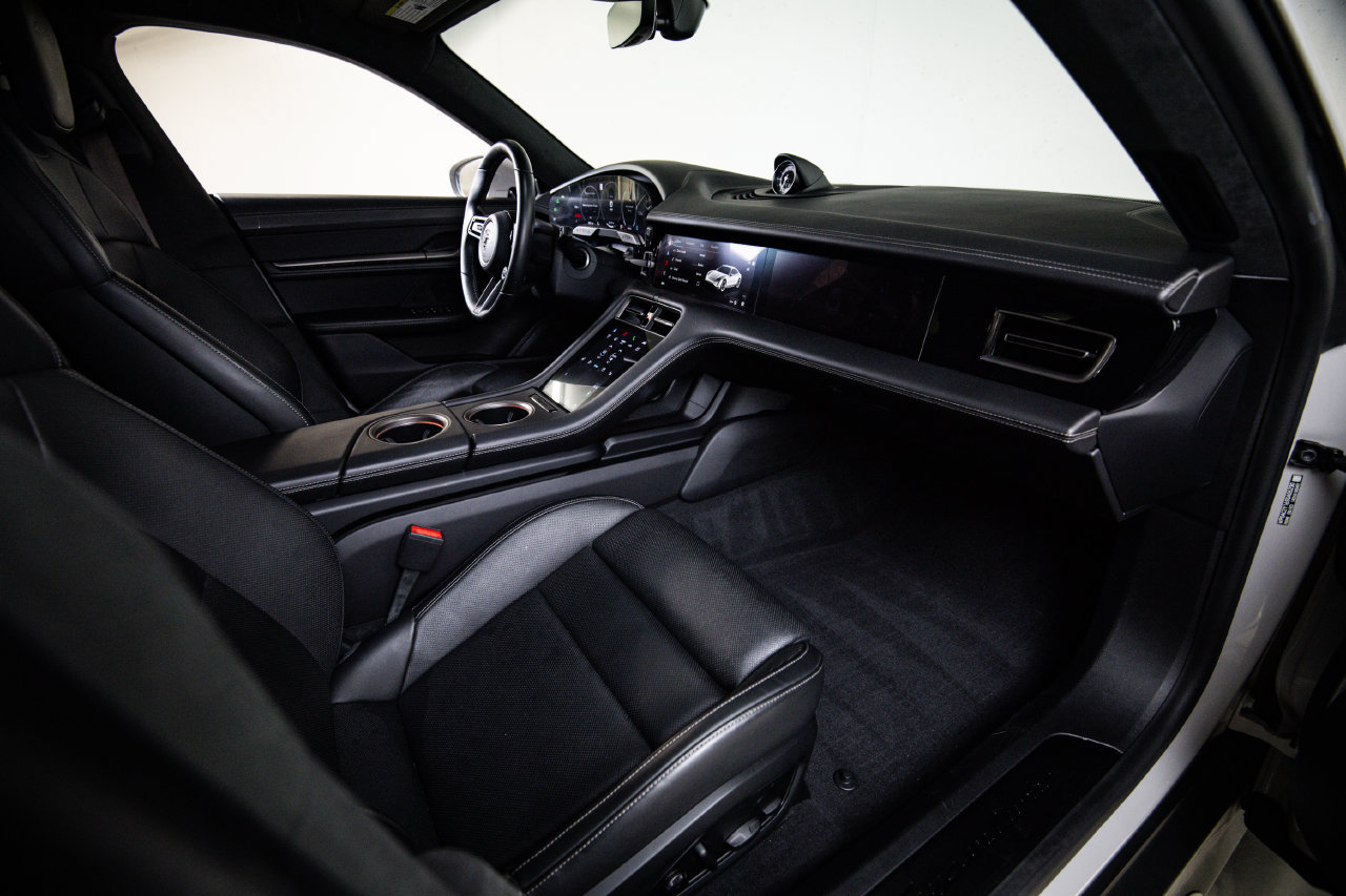 Certified 2025 Porsche Taycan Turbo AWD/4WD image 29