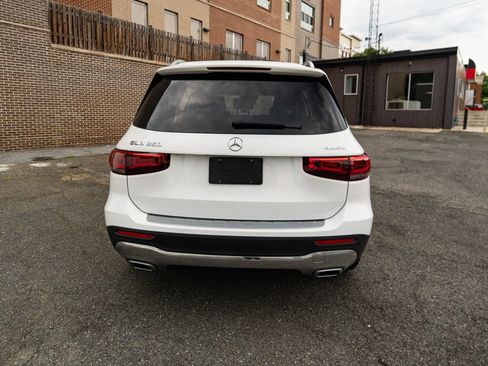Used 2020 Mercedes-Benz GLB 250 4MATIC w/ Premium Package image 4