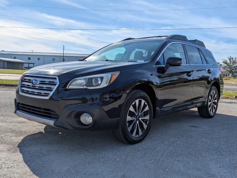 Used 2017 Subaru Outback 2.5i Limited AWD/4WD image 9