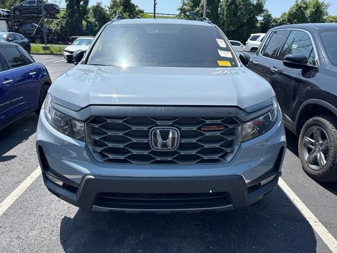 Used 2023 Honda Passport TrailSport image 2