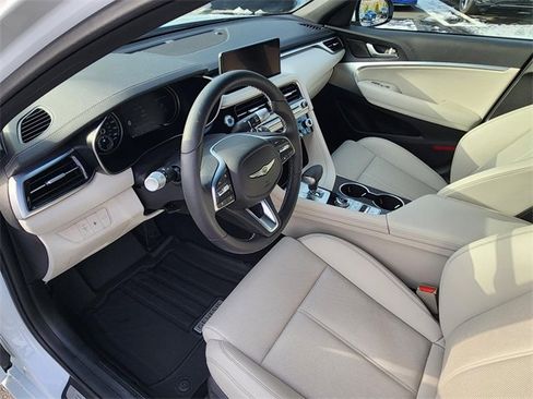 Used 2025 Genesis G70 2.5T image 5