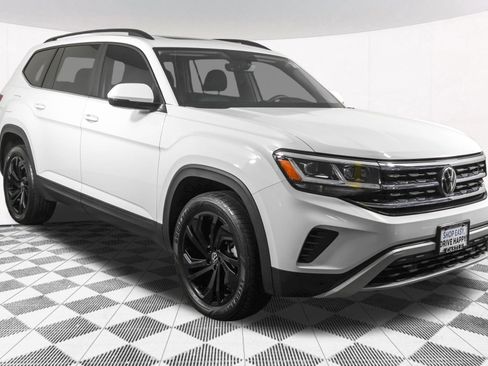 Used 2023 Volkswagen Atlas SE w/ Panoramic Sunroof Package AWD/4WD image 11