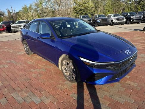 Used 2024 Hyundai Elantra SEL w/ Convenience Package image 19