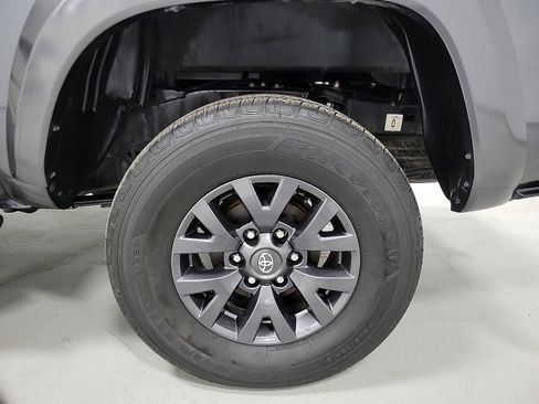Certified 2022 Toyota Tacoma SR5 image 8