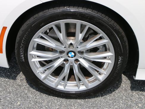 Used 2024 BMW 330i Sedan w/ Premium Package RWD image 14