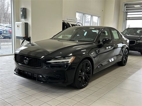 Certified 2024 Volvo S60 T8 Plus image 5