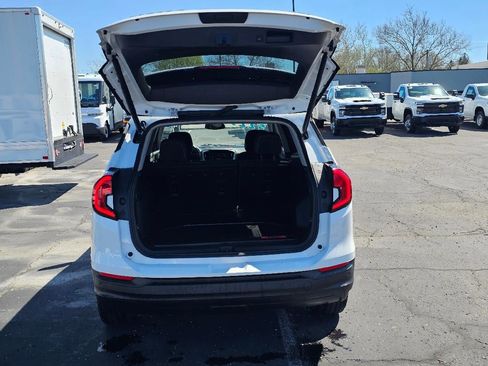 Certified 2023 GMC Terrain SLE w/ Driver Convenience Package AWD/4WD image 7