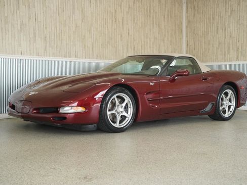 Used 2003 Chevrolet Corvette Convertible w/ Preferred Equipment Group1 image 10