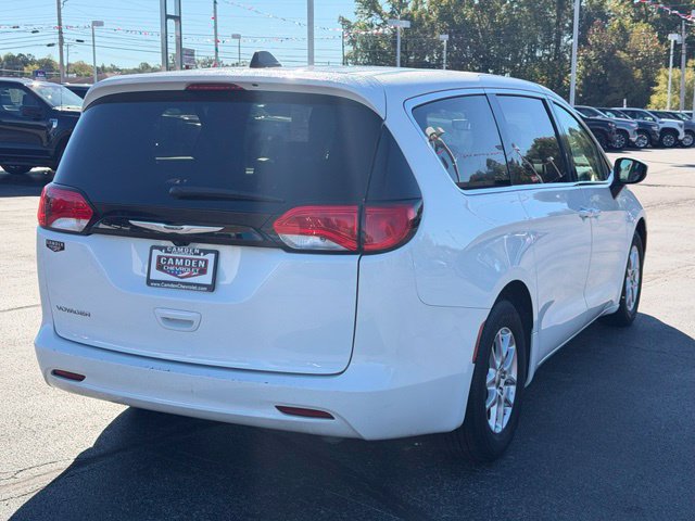 Used 2023 Chrysler Voyager LX FWD image 15
