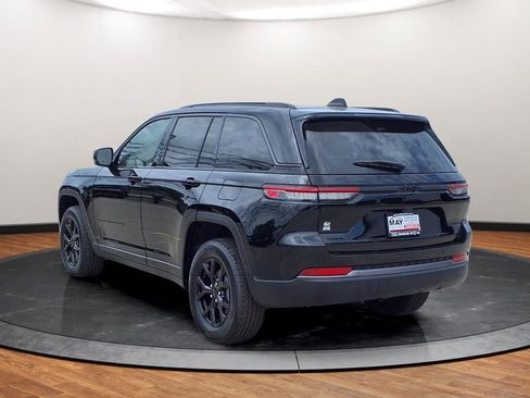 New 2026 Jeep Grand Cherokee Altitude AWD/4WD image 12