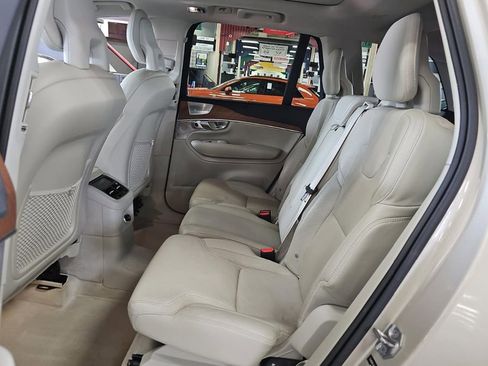 Used 2016 Volvo XC90 T8 Inscription w/ Vision Package AWD/4WD image 10
