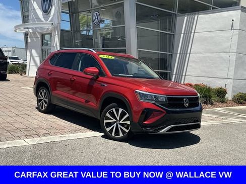 Certified 2024 Volkswagen Taos SE FWD image 2