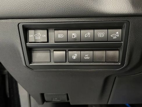 Used 2024 Toyota Tundra Limited AWD/4WD image 14