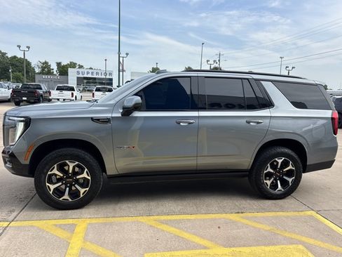 Used 2025 GMC Yukon AT4 w/ AT4 Premium Plus Package AWD/4WD image 10