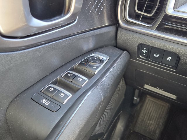 Certified 2025 Kia Sorento EX AWD/4WD image 20