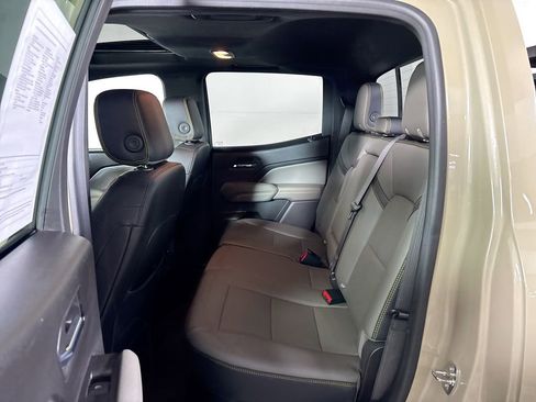 Used 2023 Chevrolet Colorado ZR2 w/ ZR2 Convenience Package III image 21