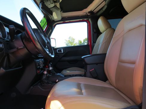 Used 2018 Jeep Wrangler Unlimited Rubicon image 18