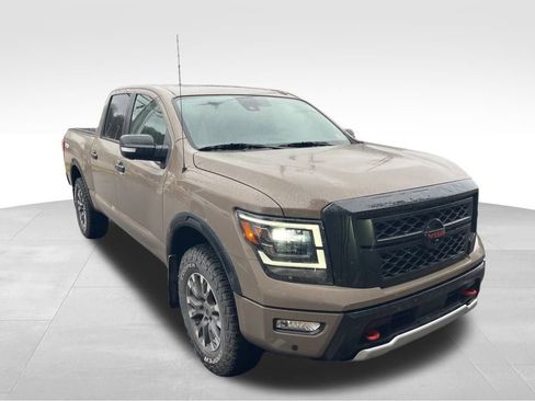 Used 2021 Nissan Titan PRO-4X w/ Pro-4x Convenience Package image 6