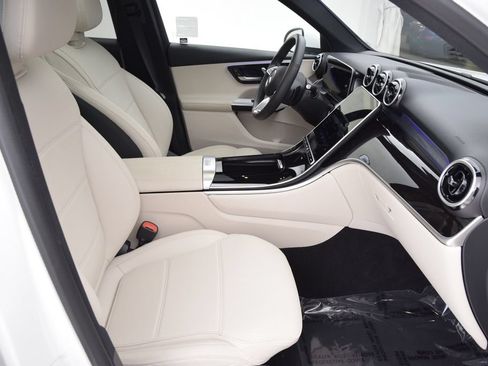 Used 2026 Mercedes-Benz GLC 300 image 16