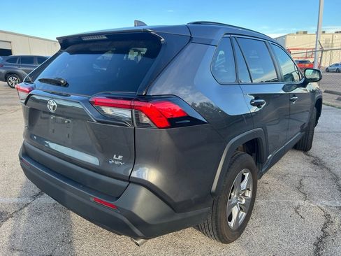 Used 2025 Toyota RAV4 LE AWD/4WD image 4