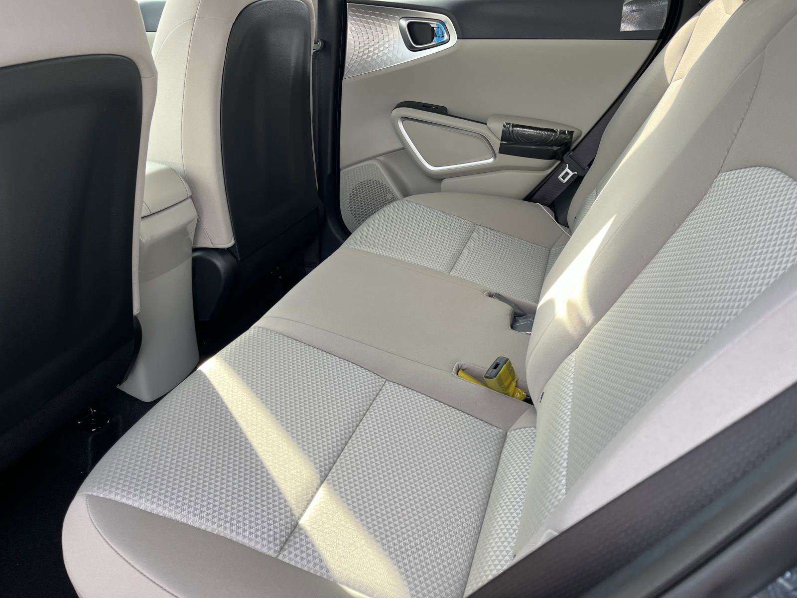 New 2025 Kia Soul LX w/ LX Technology Package FWD image 18