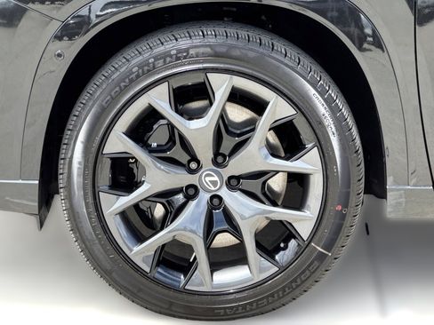 New 2026 Lexus TX 500h AWD image 12