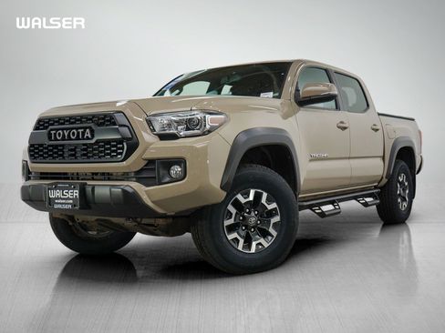 Used 2017 Toyota Tacoma TRD Off-Road w/ Premium & Technology Package AWD/4WD image 1