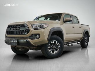 Used 2017 Toyota Tacoma TRD Off-Road w/ Premium & Technology Package AWD/4WD video 1
