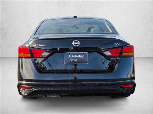 Used 2024 Nissan Altima 2.5 SV image 7