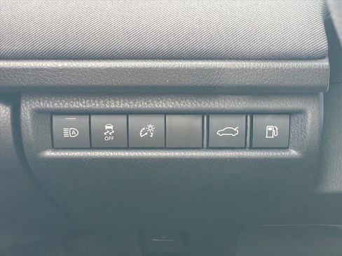 Used 2025 Toyota Camry LE FWD image 19