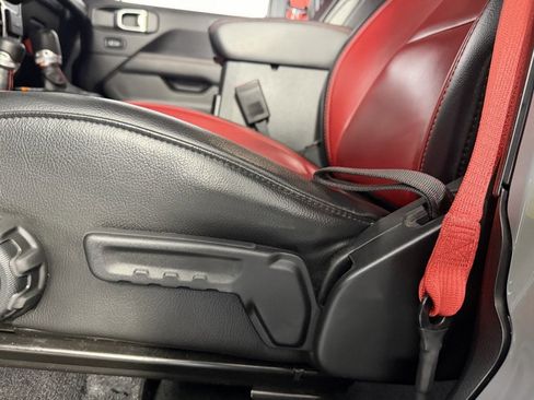 Used 2023 Jeep Wrangler Unlimited Rubicon 4xe image 26