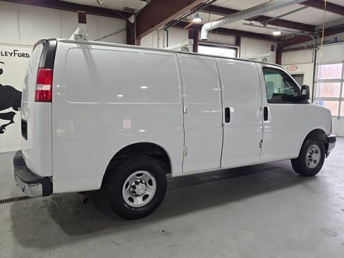 Used 2017 Chevrolet Express 3500 image 13