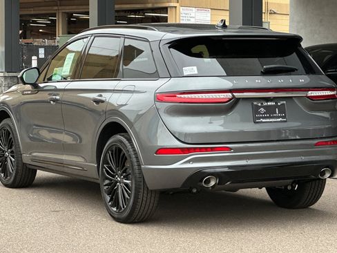 New 2025 Lincoln Corsair Reserve w/ Equipment Group 202A image 5