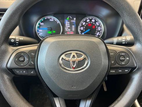 Certified 2022 Toyota RAV4 LE AWD/4WD image 24