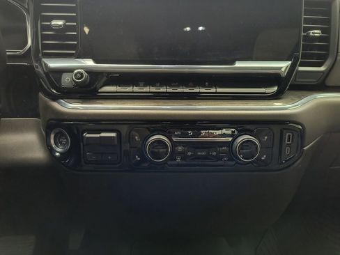 Used 2024 Chevrolet Silverado 2500 LTZ image 27