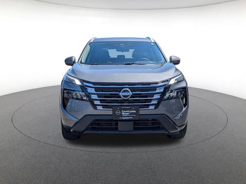 Used 2025 Nissan Rogue SV w/ SV Premium Package FWD image 2