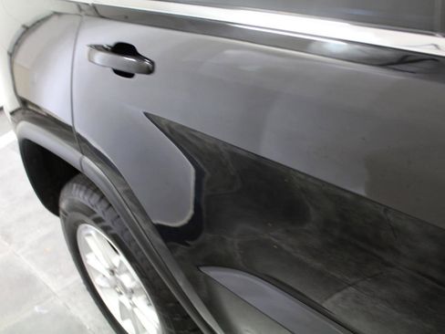 Used 2020 Jeep Grand Cherokee Laredo w/ Security & Convenience Group image 37