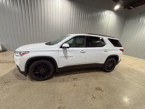 Used 2020 Chevrolet Traverse LT w/ LPO, Midnight Edition image 2