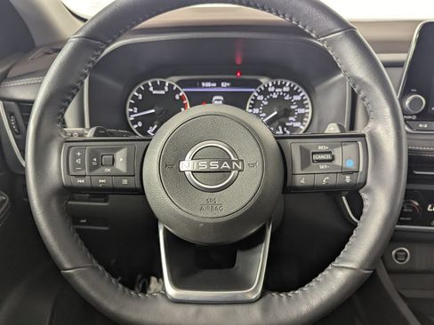 Used 2023 Nissan Rogue SV w/ SV Premium B Package FWD image 16
