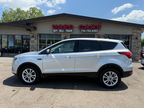 Used 2019 Ford Escape SE AWD/4WD image 9