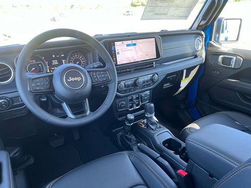 New 2026 Jeep Gladiator Sport image 17